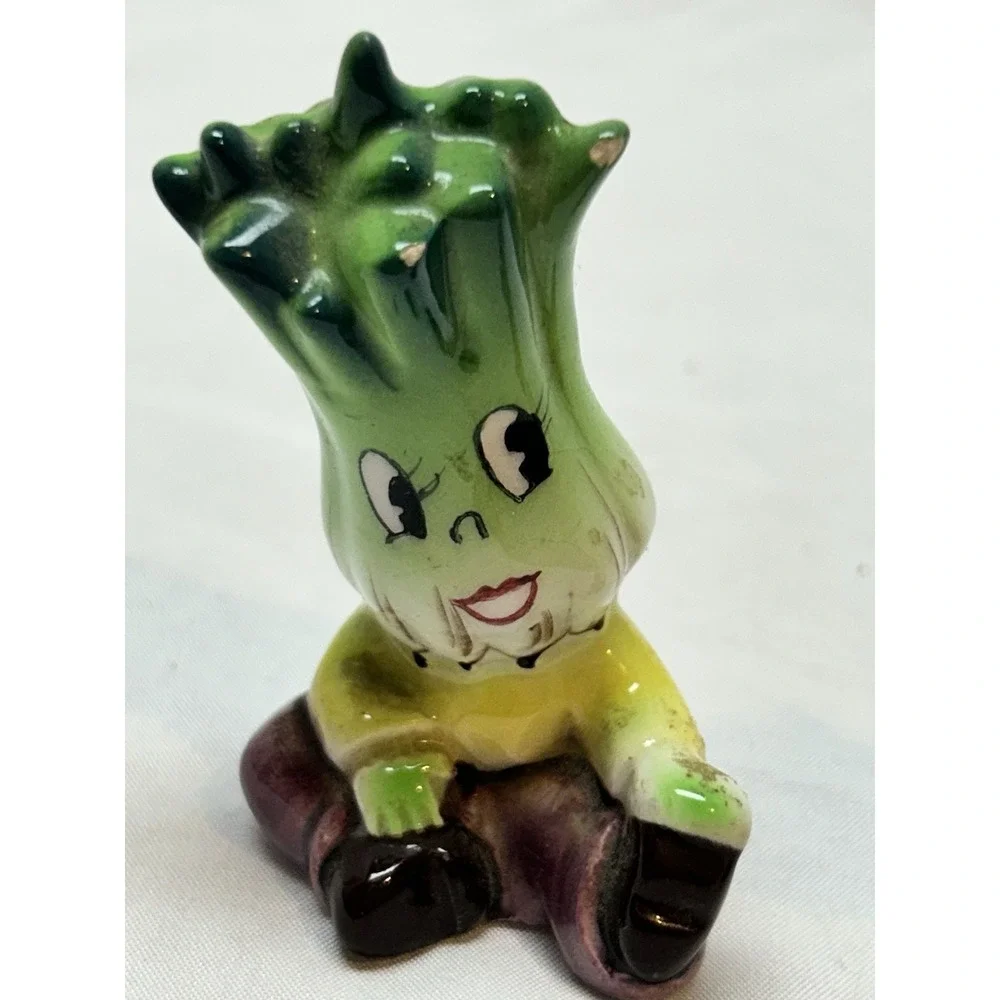 Vintage Salt & Pepper Shaker Ucagco Anthropomorphic Happy Celery Stalk Heads